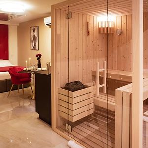 Elegance & Spa - Chambre D'Hotes Avec Sauna Et Jacuzzi Privatif